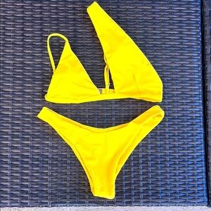 SHEIN yellow bikini bottoms and top Small